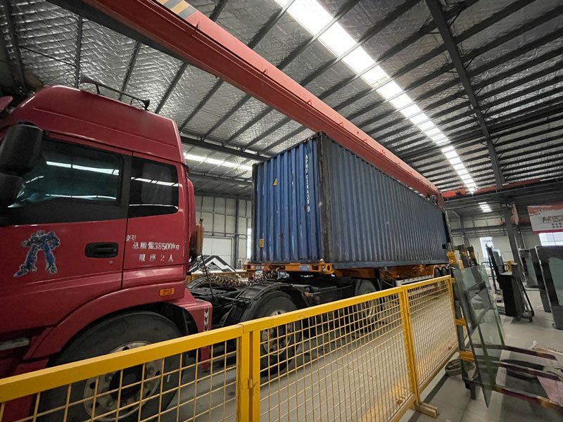 公交候車(chē)亭出口項(xiàng)目案例